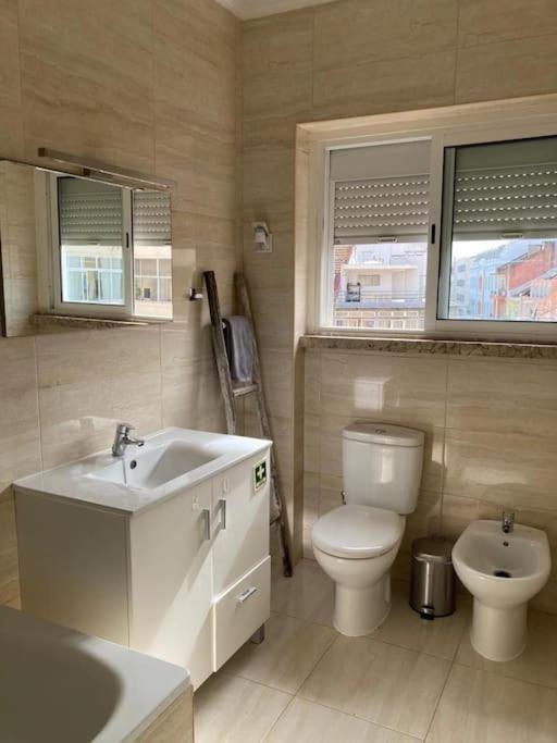 Apartamento Bem Localizado Para Familias & Amigos Apartment Lisabona Exterior foto