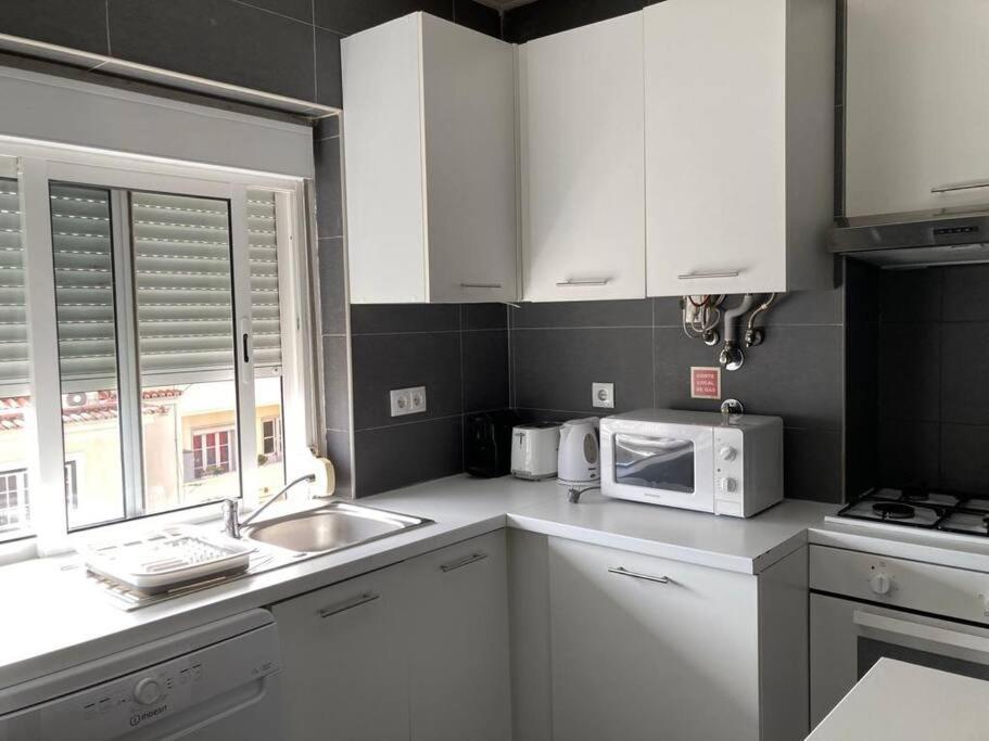 Apartamento Bem Localizado Para Familias & Amigos Apartment Lisabona Exterior foto